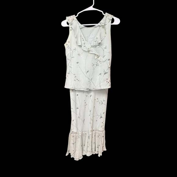 Vintage Dresses & Skirts - Vintage Floral Two-Piece Set Chiffon Ruffle Sleeveless Top and Midi Skirt